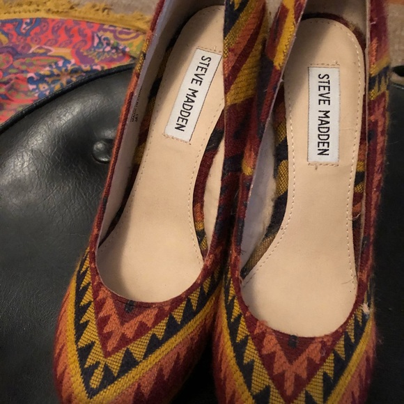 Steve Madden Wedge heel 7.5 bohemian print - Picture 2 of 6